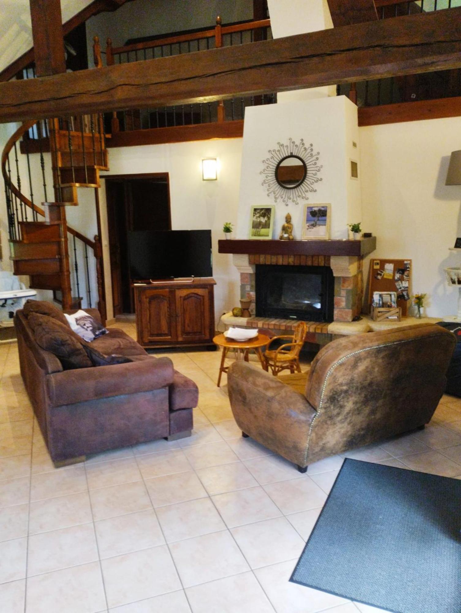 Hotot-en-Auge Maison Traditionnelle Normande Avec Piscine מראה חיצוני תמונה